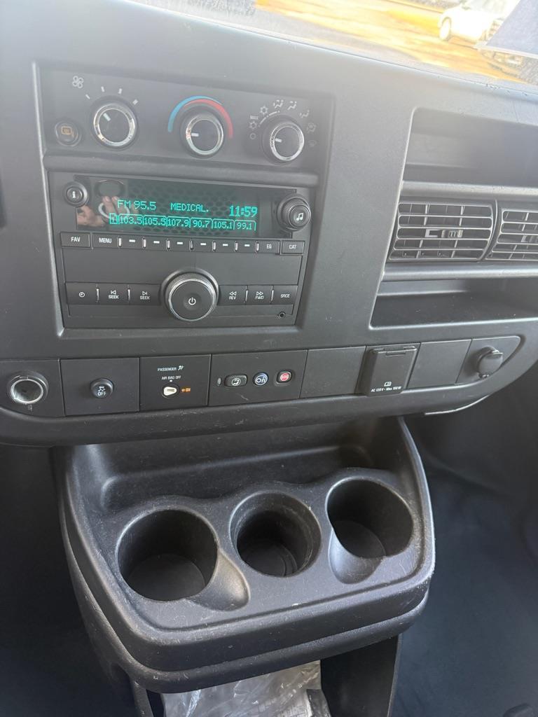 Chevrolet Express photo 21