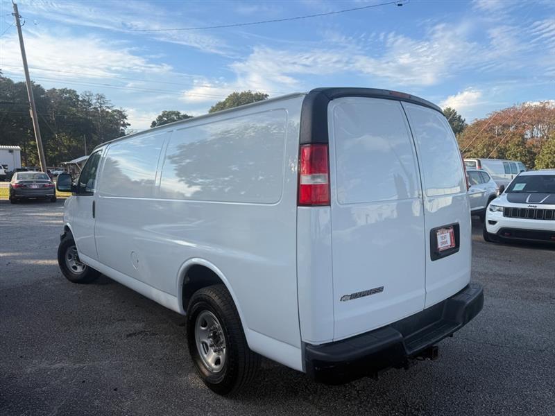 Chevrolet Express photo 29