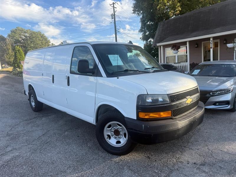 Chevrolet Express photo 30