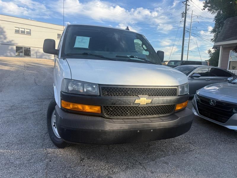 Chevrolet Express photo 36