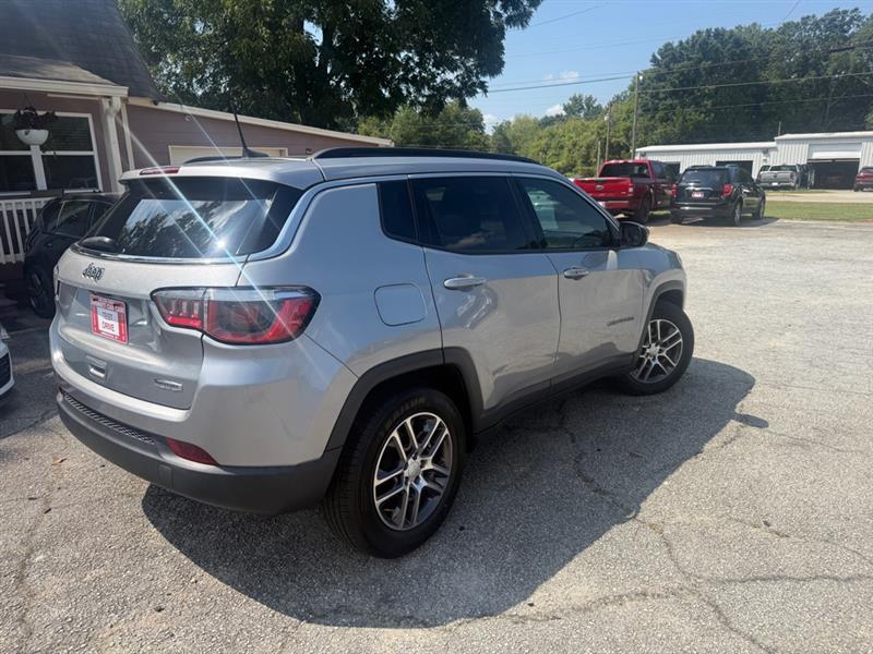 Jeep Compass photo 4