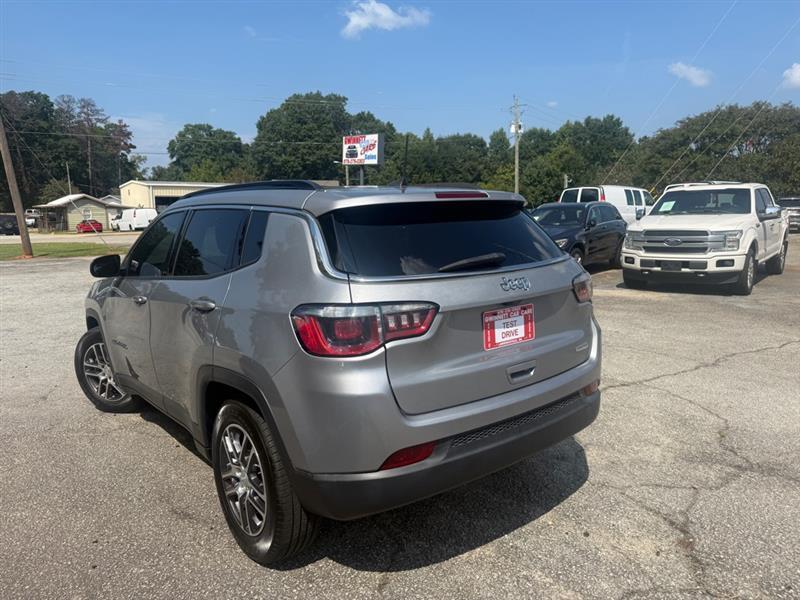 Jeep Compass photo 5