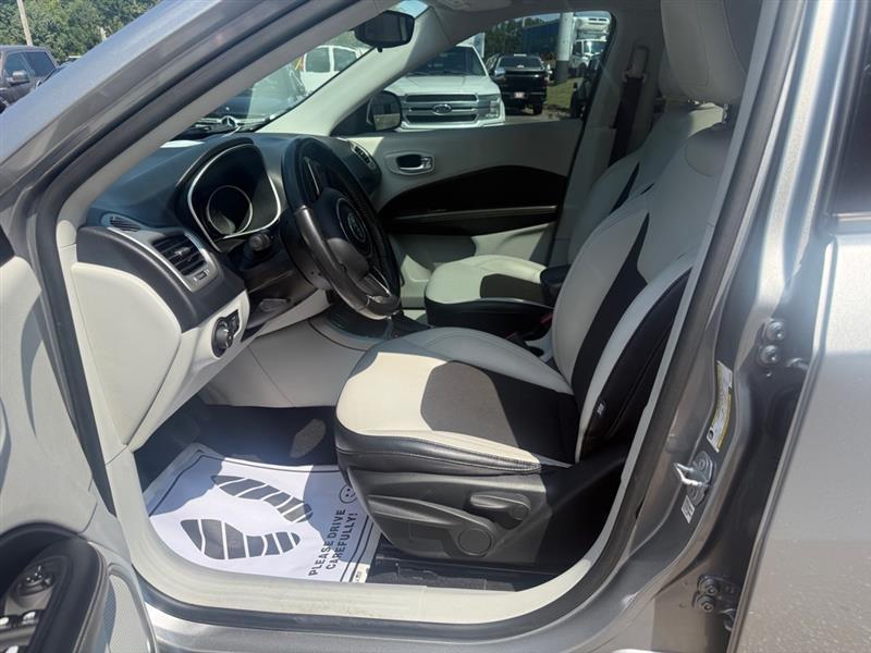 Jeep Compass photo 11