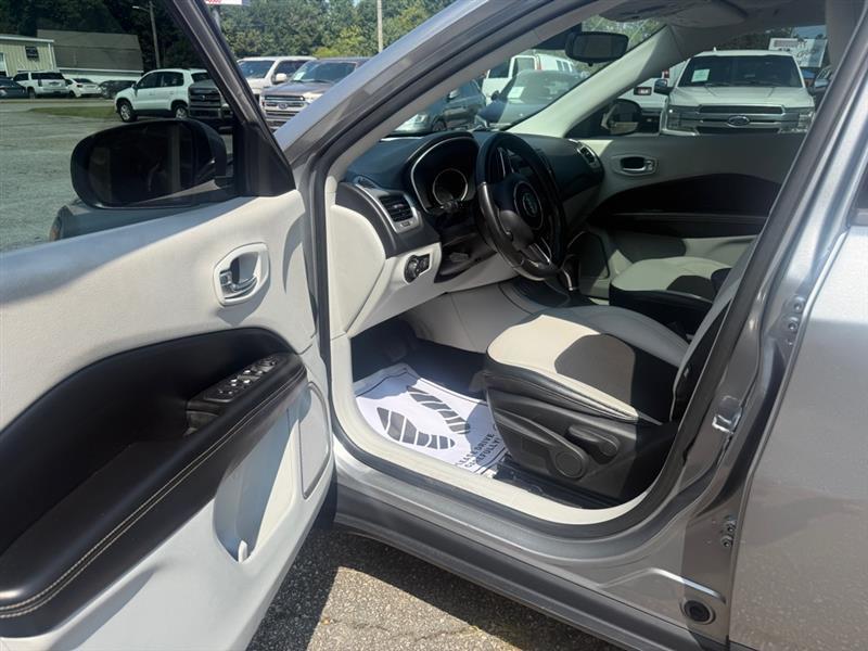Jeep Compass photo 12