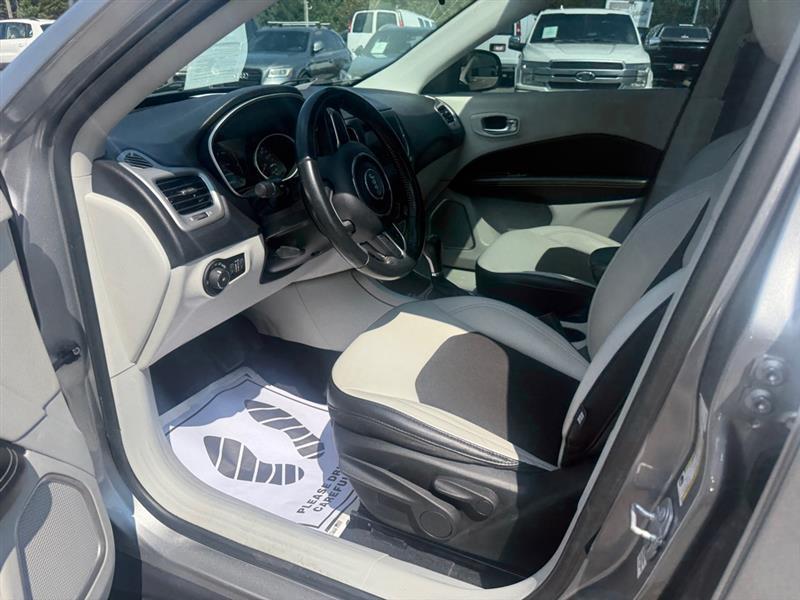 Jeep Compass photo 13