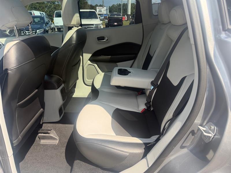 Jeep Compass photo 14