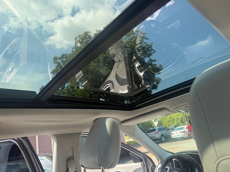 Jeep Compass photo 17
