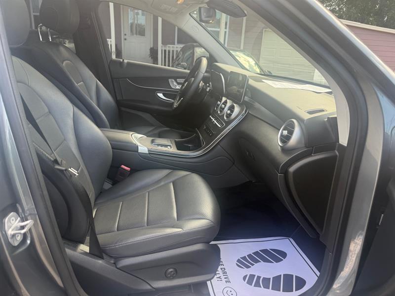 Mercedes-Benz GLC-Class photo 12