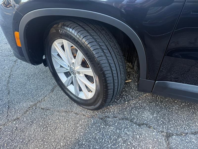 Volkswagen Tiguan photo 8