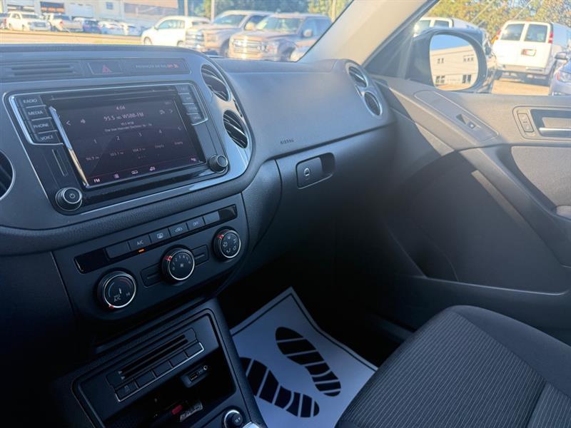 Volkswagen Tiguan photo 12
