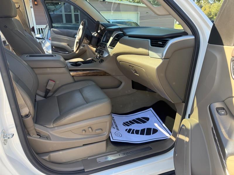 GMC Yukon photo 11