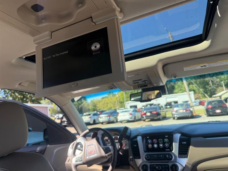 GMC Yukon photo 12