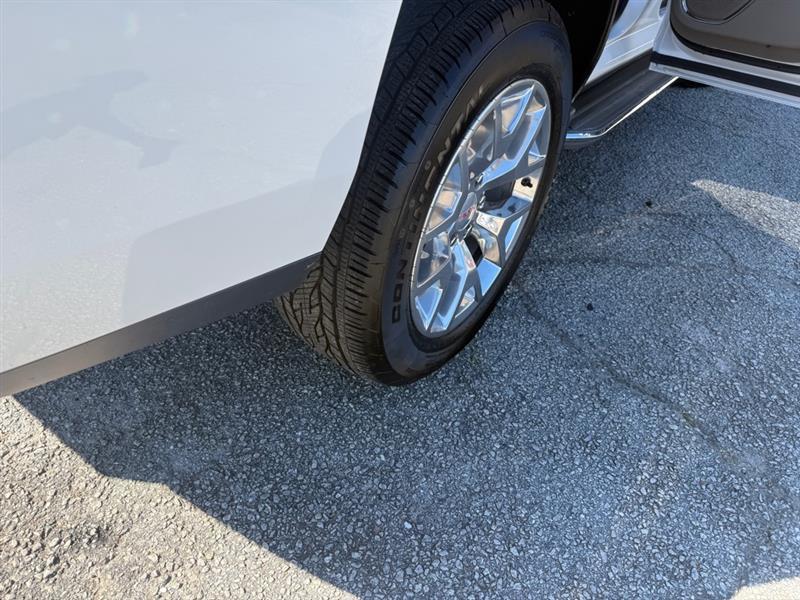 GMC Yukon photo 16