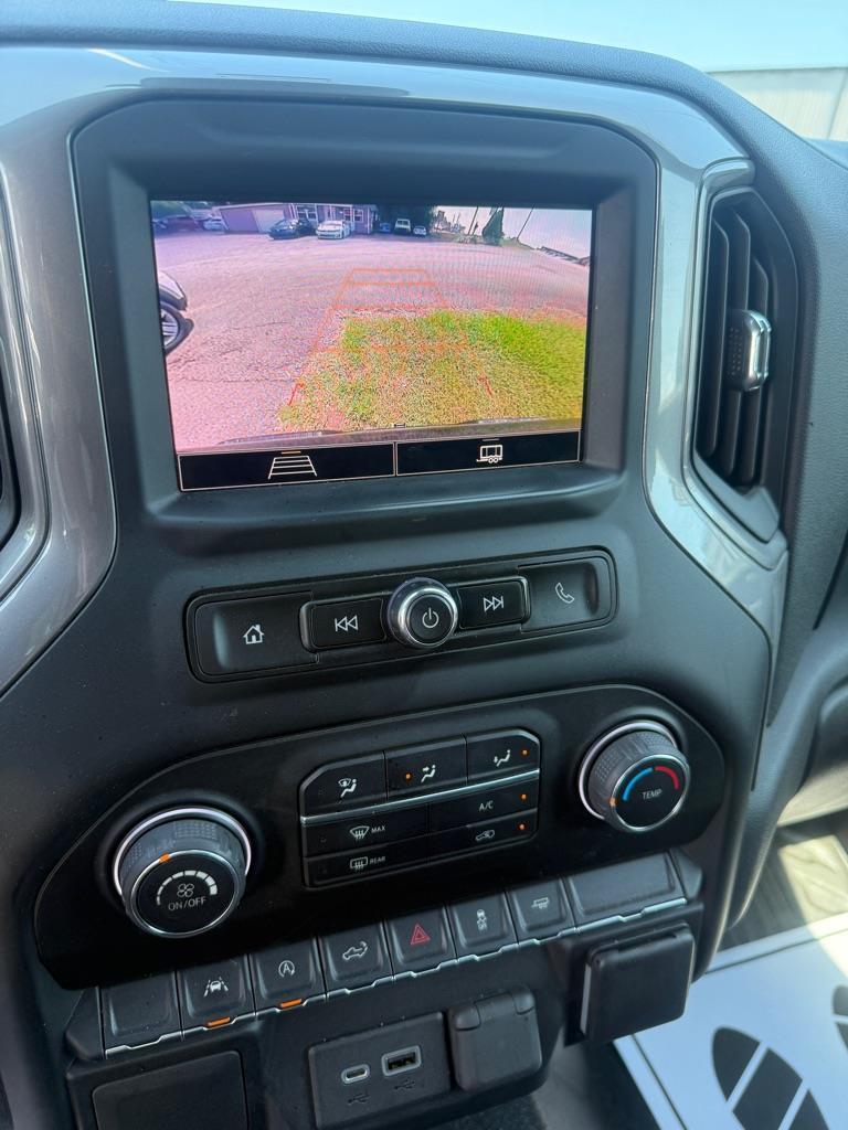 Chevrolet Silverado photo 18