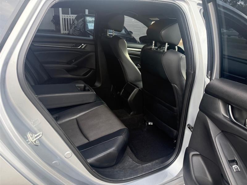 Honda Accord photo 7