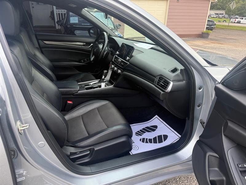 Honda Accord photo 8