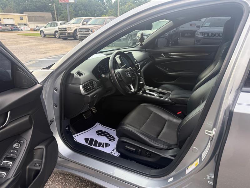Honda Accord photo 16