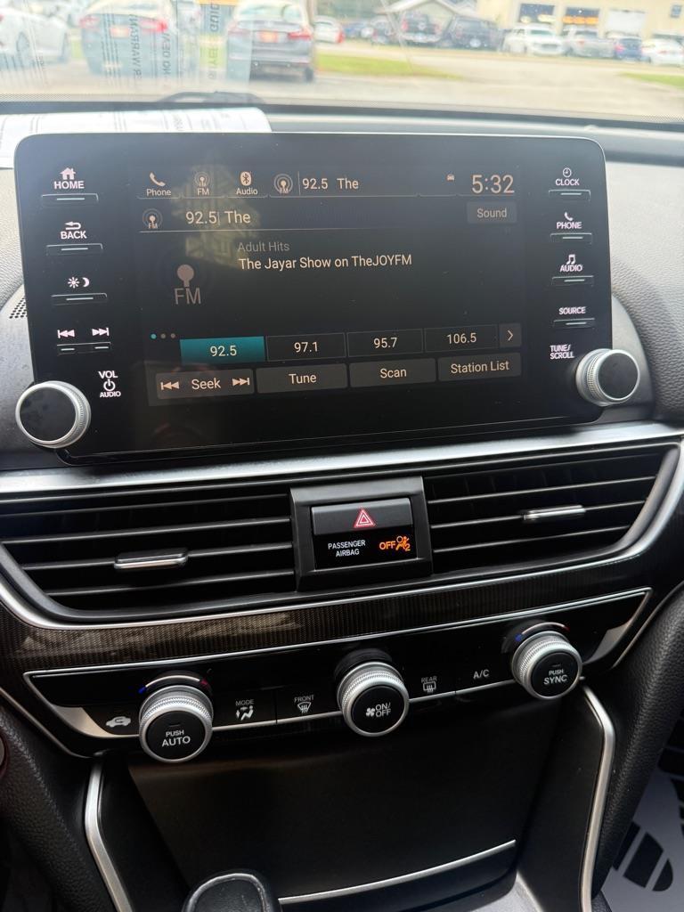 Honda Accord photo 25