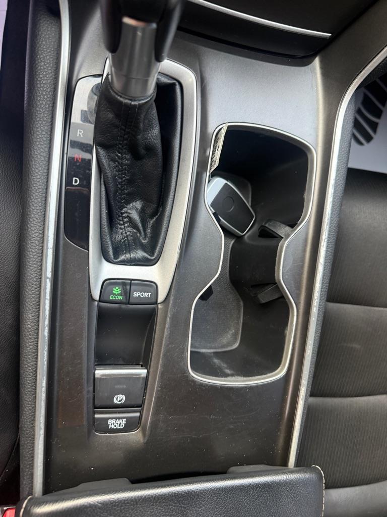 Honda Accord photo 28