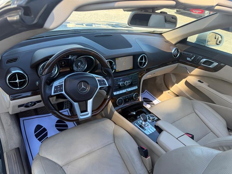Mercedes-Benz SL-Class SL550R 2013