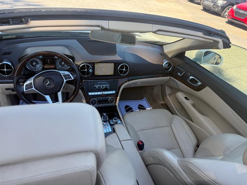 Mercedes-Benz SL-Class SL550R 2013