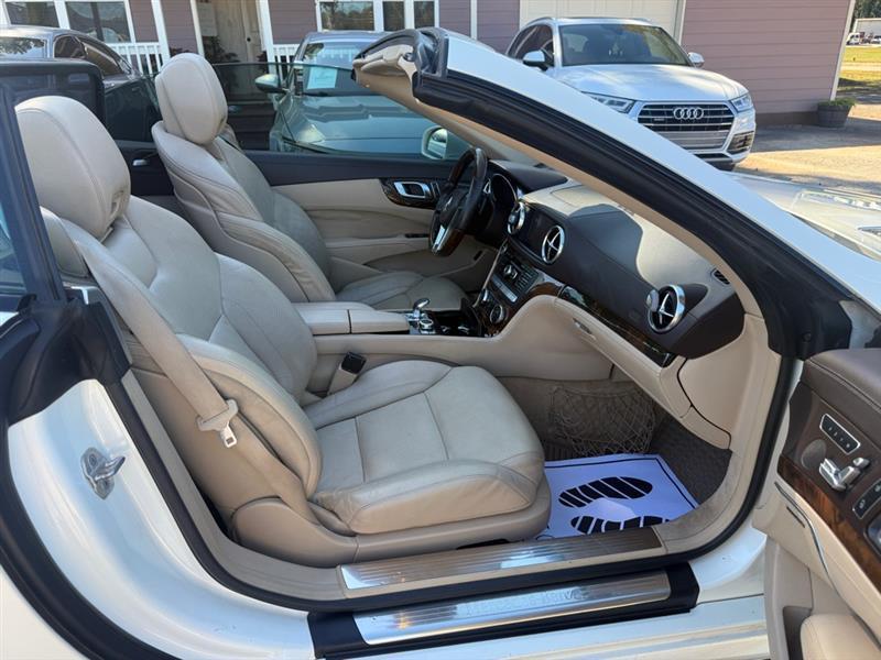 Mercedes-Benz SL-Class SL550R 2013