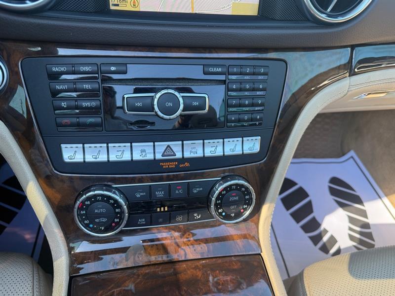 Mercedes-Benz SL-Class SL550R 2013