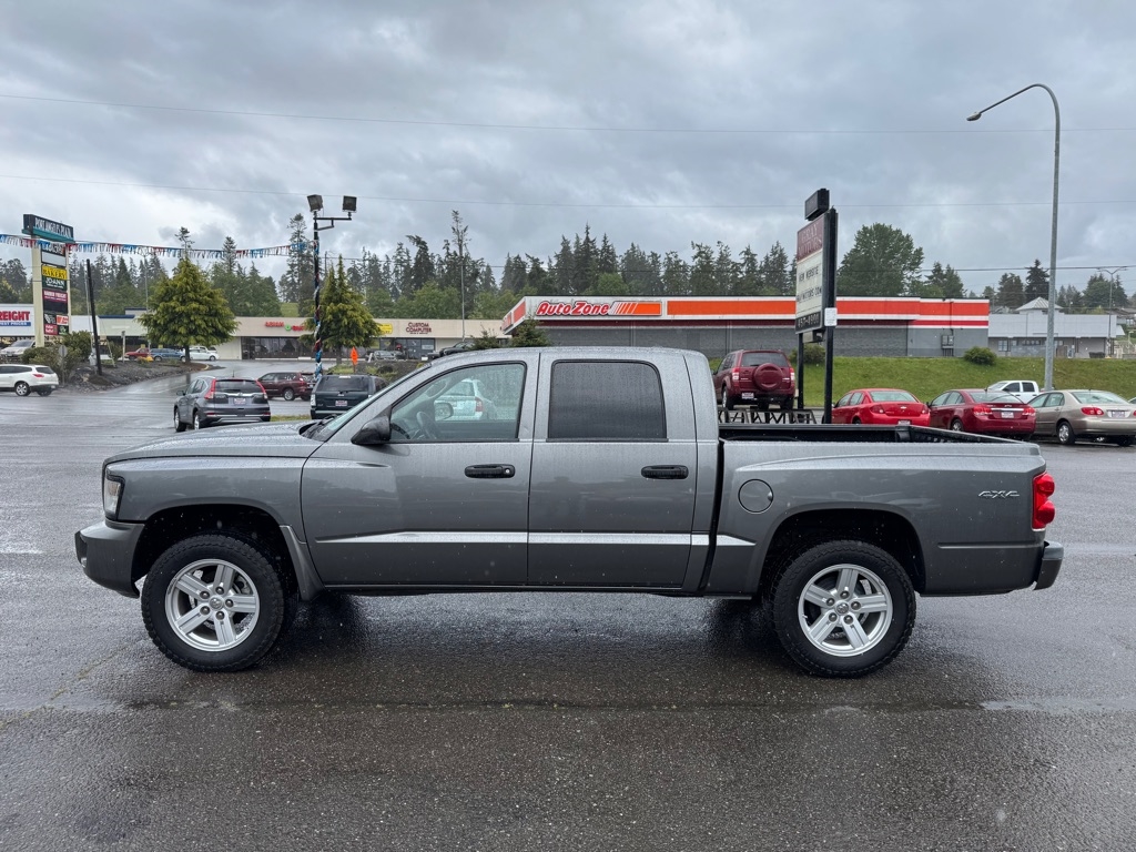 2008 Dodge Dakota SXT photo 2