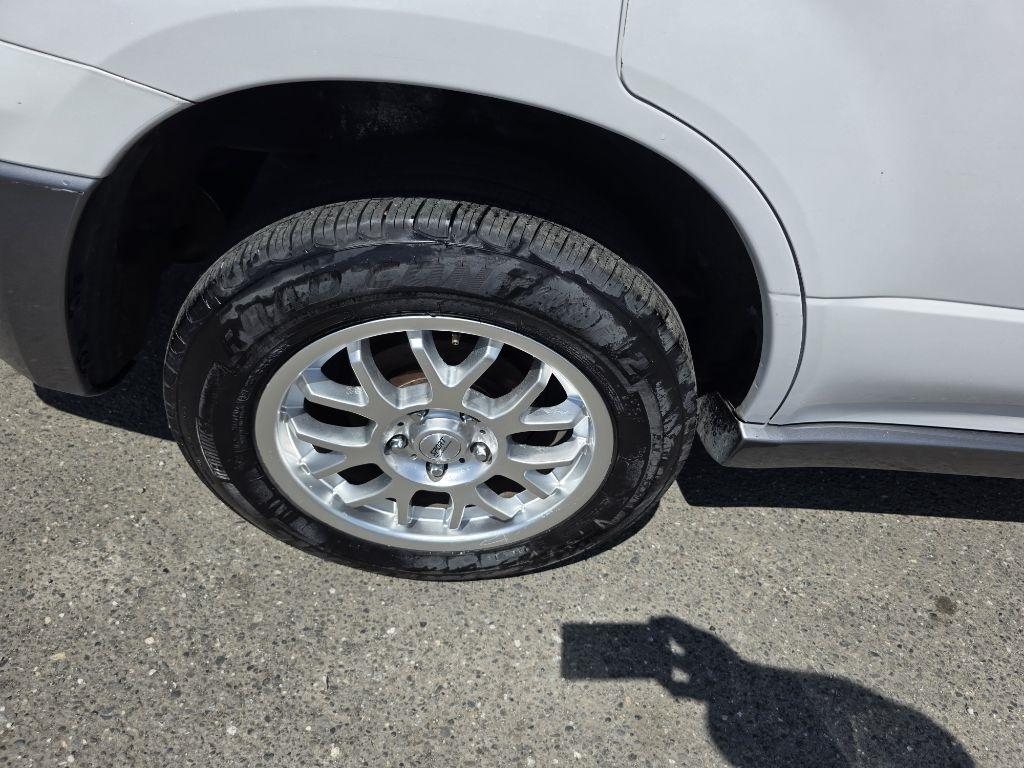 Mitsubishi Outlander  2004