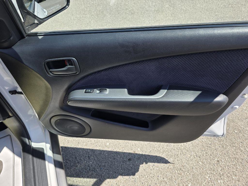 Mitsubishi Outlander  2004