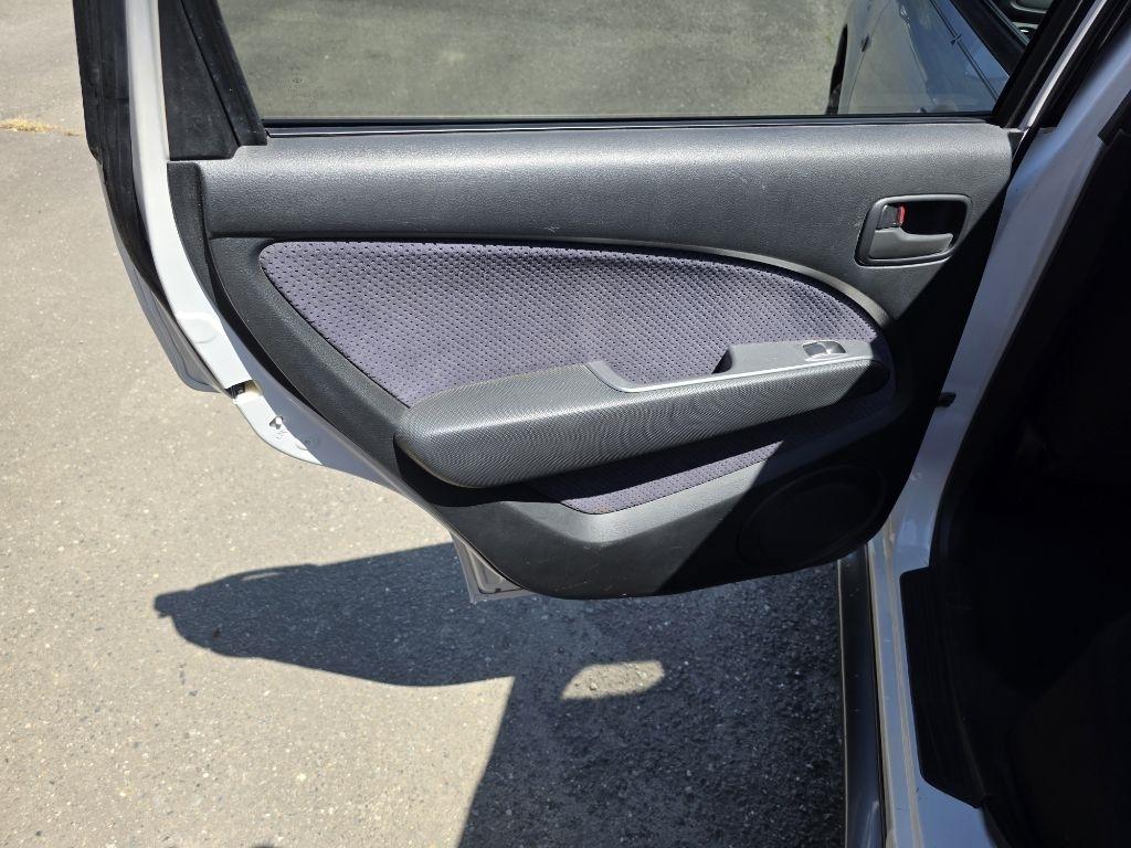 Mitsubishi Outlander  2004