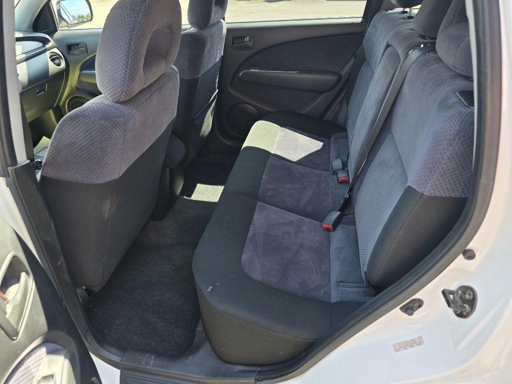 Mitsubishi Outlander  2004