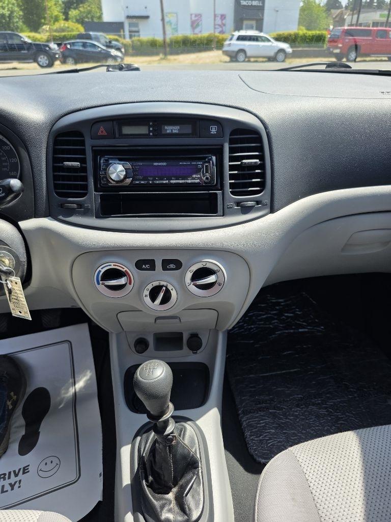 Hyundai Accent  2009