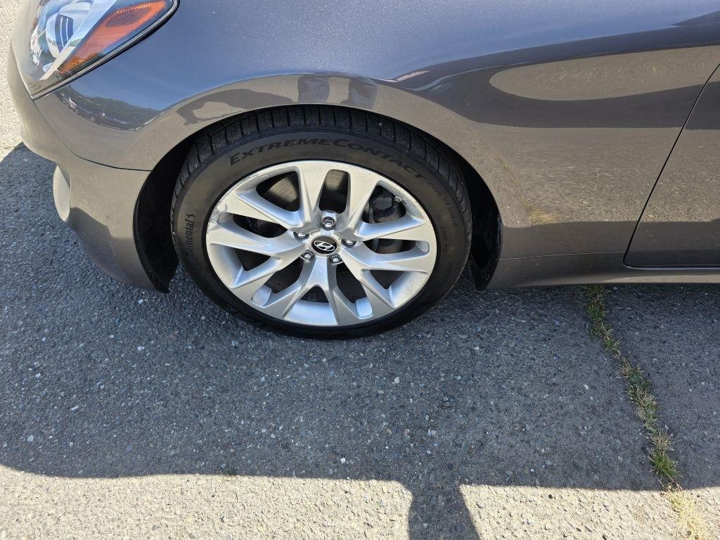 Hyundai Genesis Coupe  2013