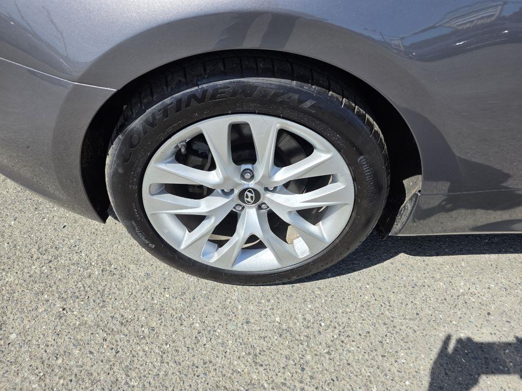 Hyundai Genesis Coupe  2013