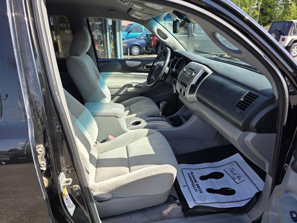 Toyota Tacoma  2011