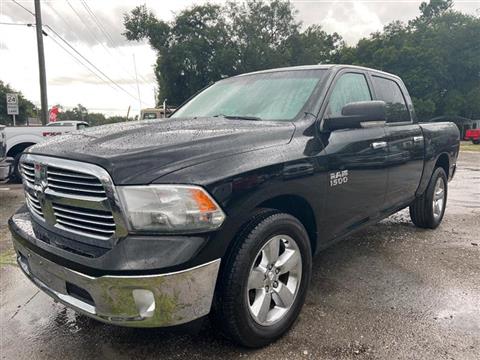 2014 RAM 1500 SLT Crew Cab SWB 4WD