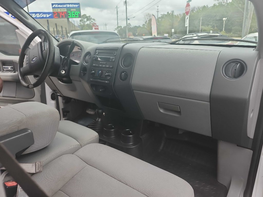 Ford F-150 Supercab 133" XLT 4WD 2005