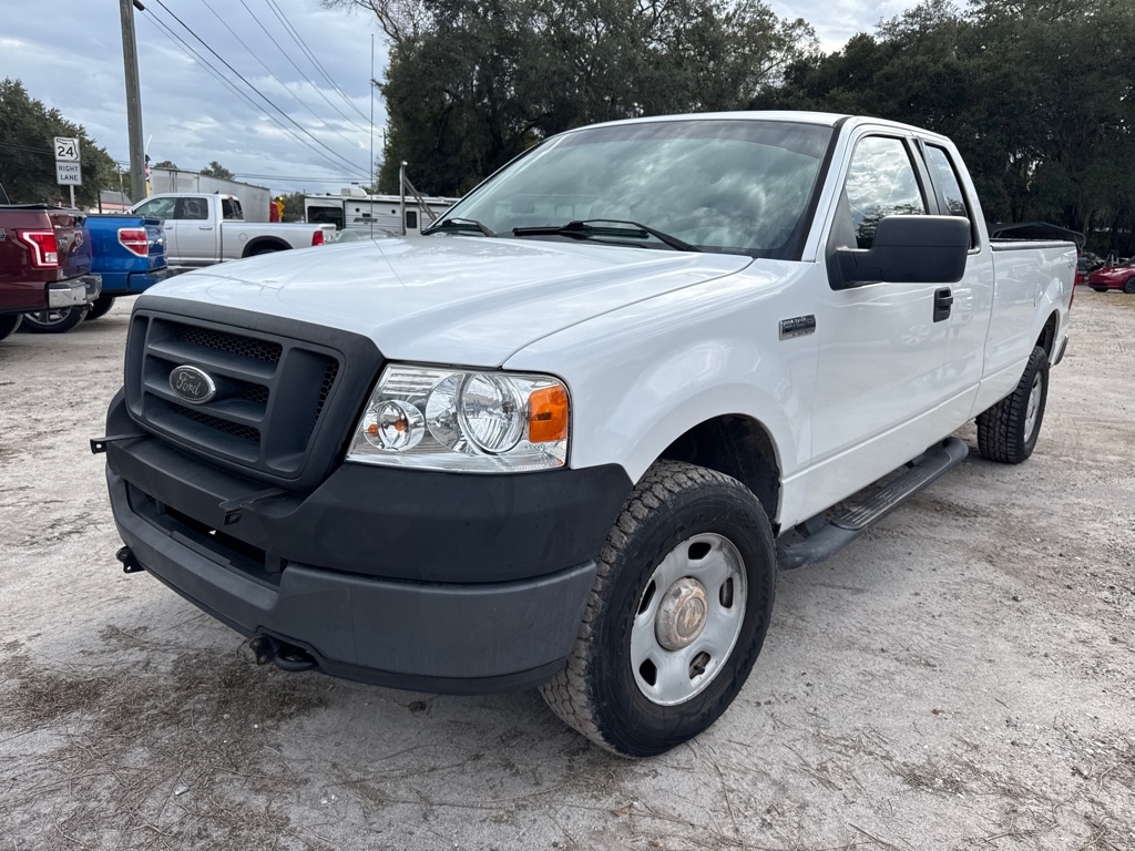 Ford F-150 Supercab 133" XLT 4WD 2005