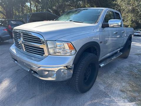 2017 RAM 1500 SLT Quad Cab 4WD