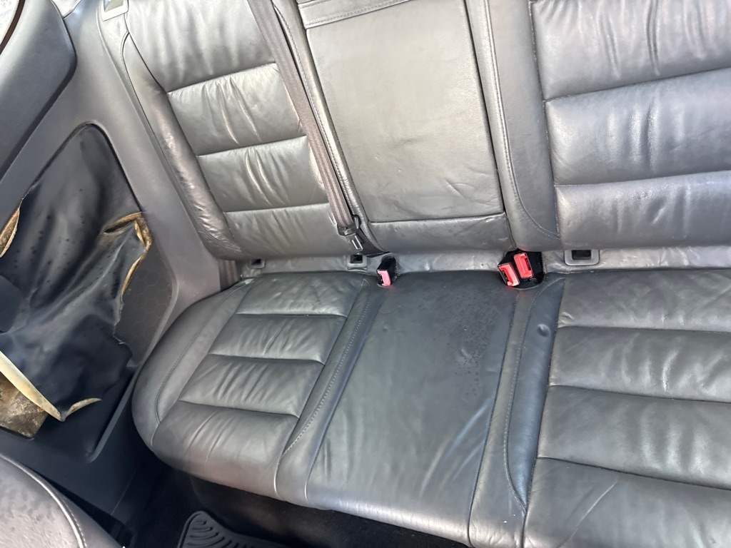 Volkswagen Rabbit 2dr HB Manual 2007