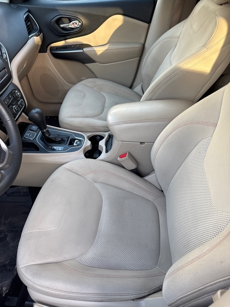 Jeep Cherokee Latitude FWD 2019