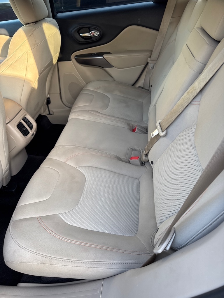 Jeep Cherokee Latitude FWD 2019