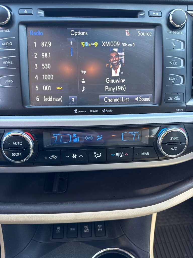 Toyota Highlander XLE V6 AWD (Natl) 2017