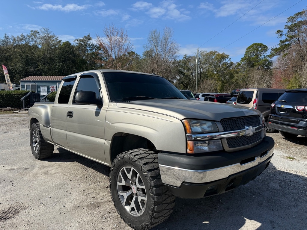 Chevrolet Silverado 1500 Ext Cab 143.5" WB LS 2003
