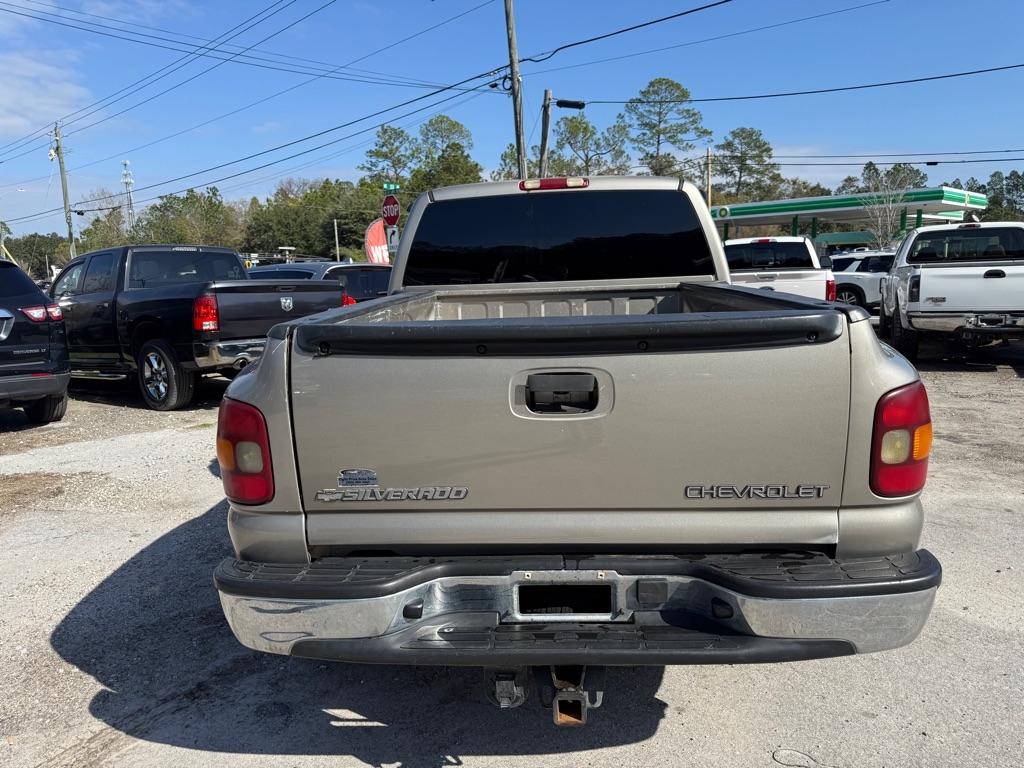 Chevrolet Silverado 1500 Ext Cab 143.5" WB LS 2003