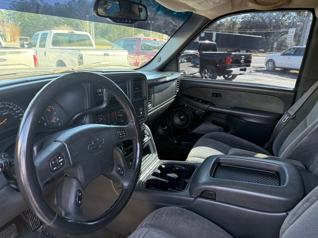 Chevrolet Silverado 1500 Ext Cab 143.5" WB LS 2003