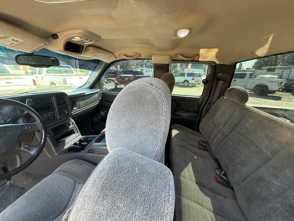 Chevrolet Silverado 1500 Ext Cab 143.5" WB LS 2003