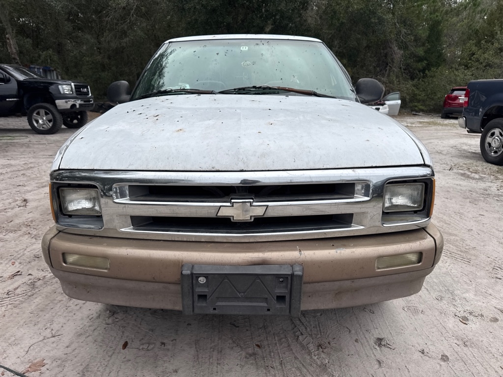 Chevrolet S-10 Reg Cab 108.3" WB 1995