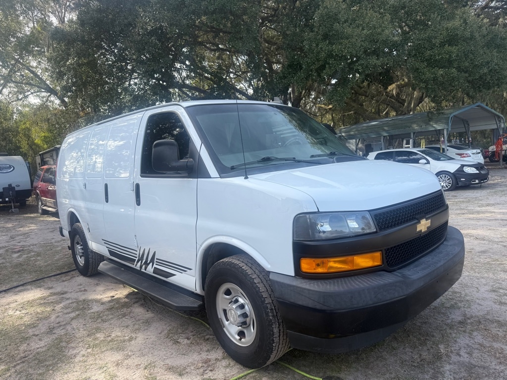 Chevrolet Express Cargo Van RWD 2500 135" 2020